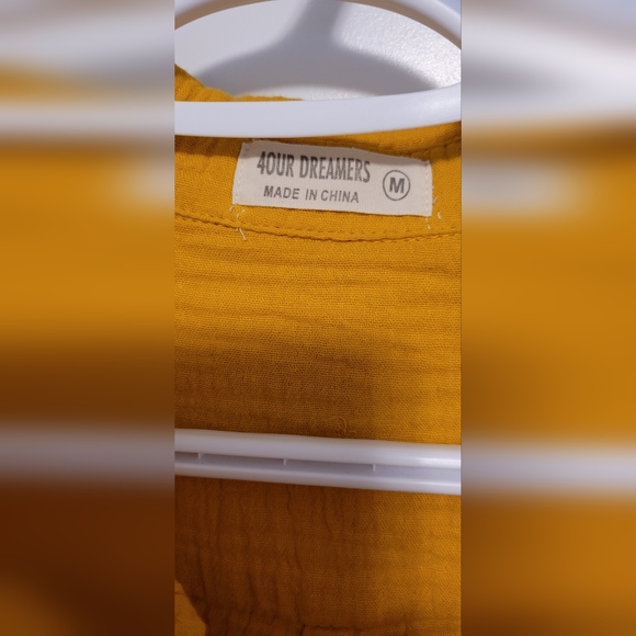 Linen button down top - Picture 2 of 2